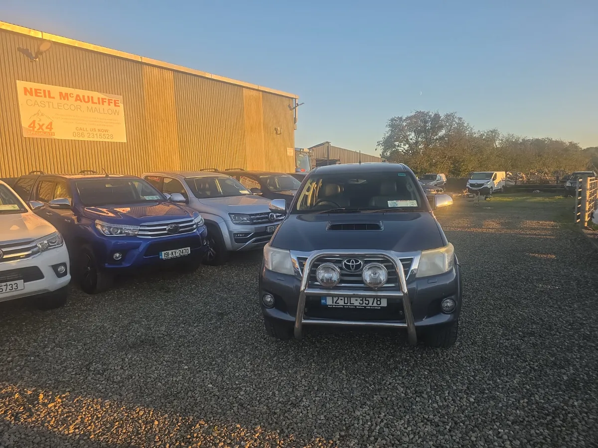 Toyota Hilux 3.0 D4D Invincible - Image 2