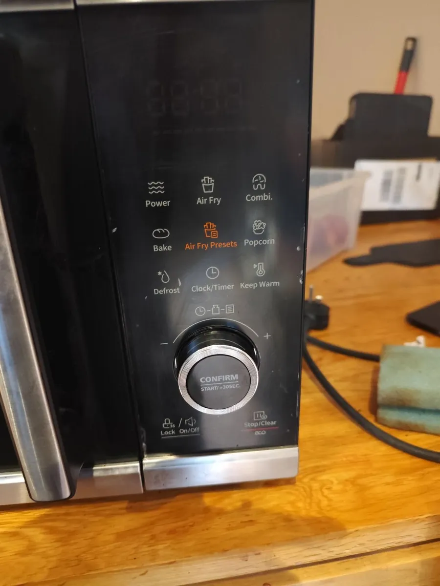 Microwave oven airfyer - Image 1