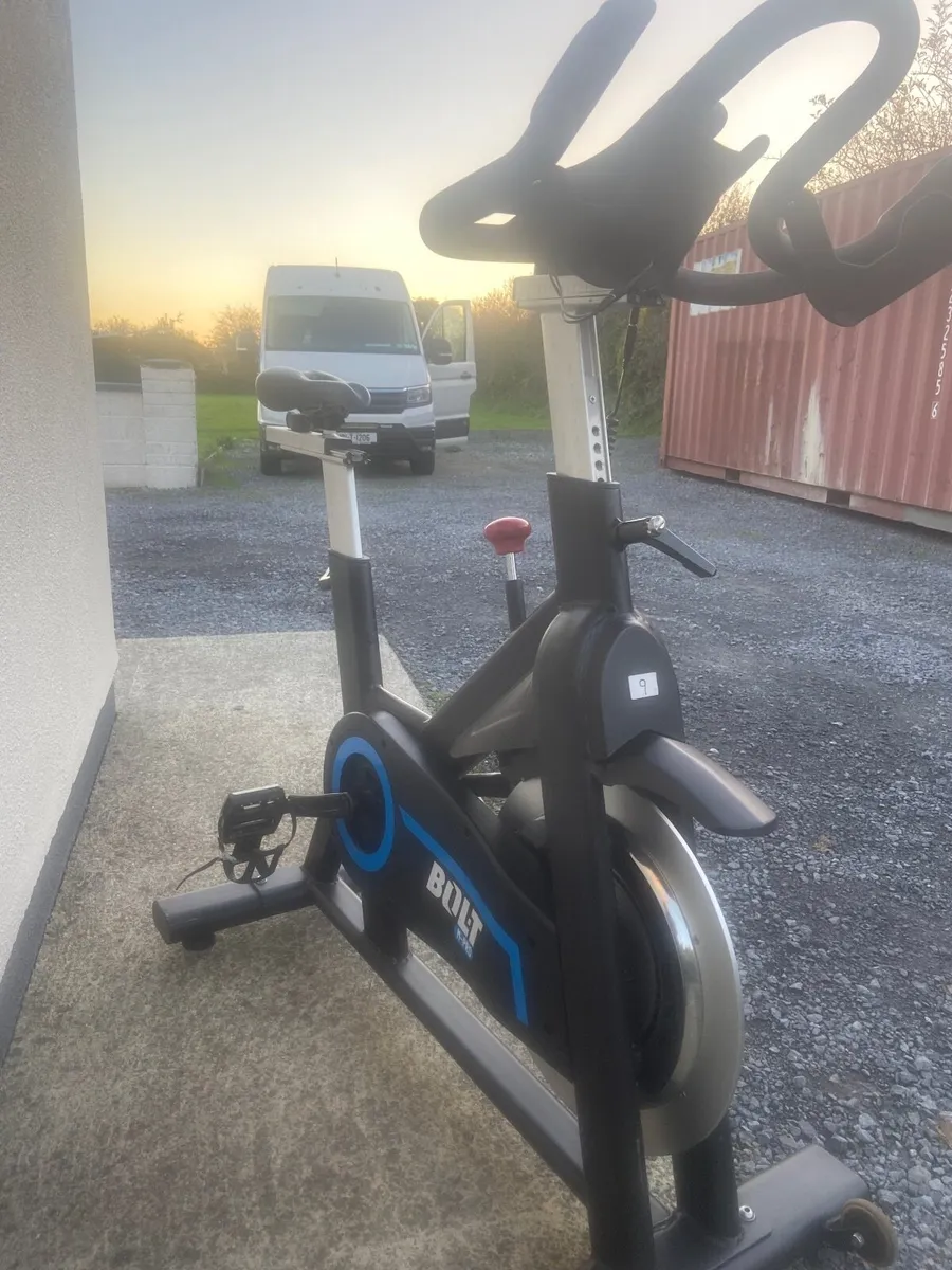 Spin bikes - Image 1