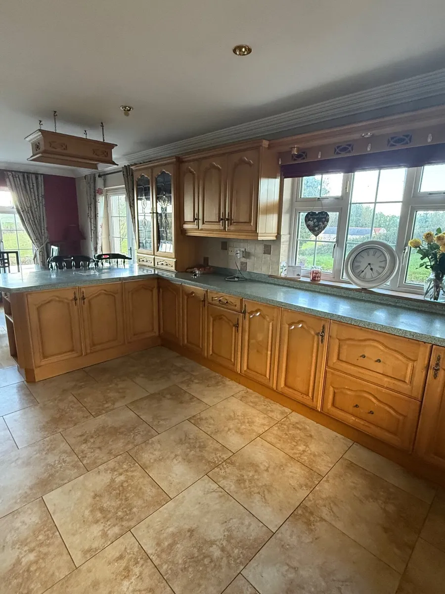 Maple Kitchen with Velstone Worktops – €2,000 ono - Image 3