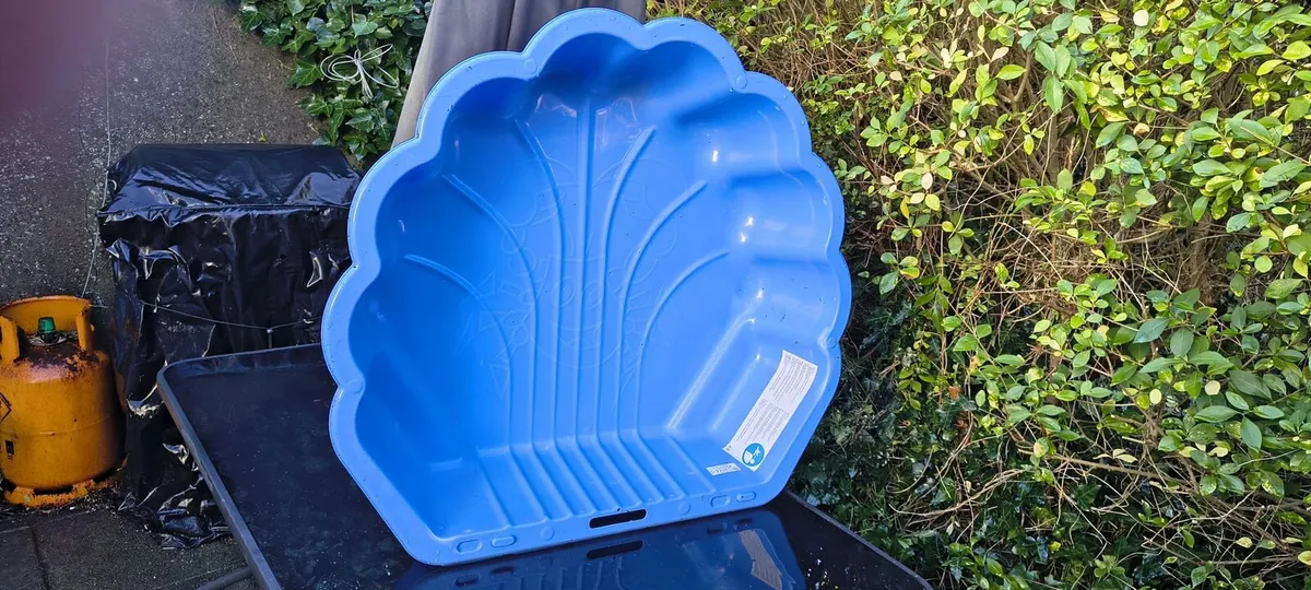 FREE FOR COLLECTION - KIDS SANDPIT/POOL
