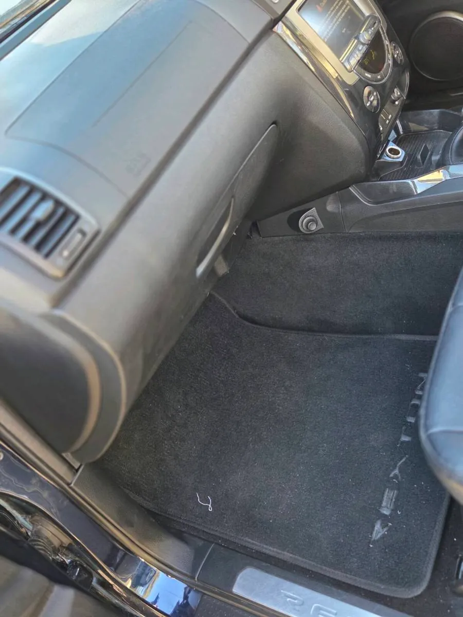 5 seater Crew cab jeep - Image 4