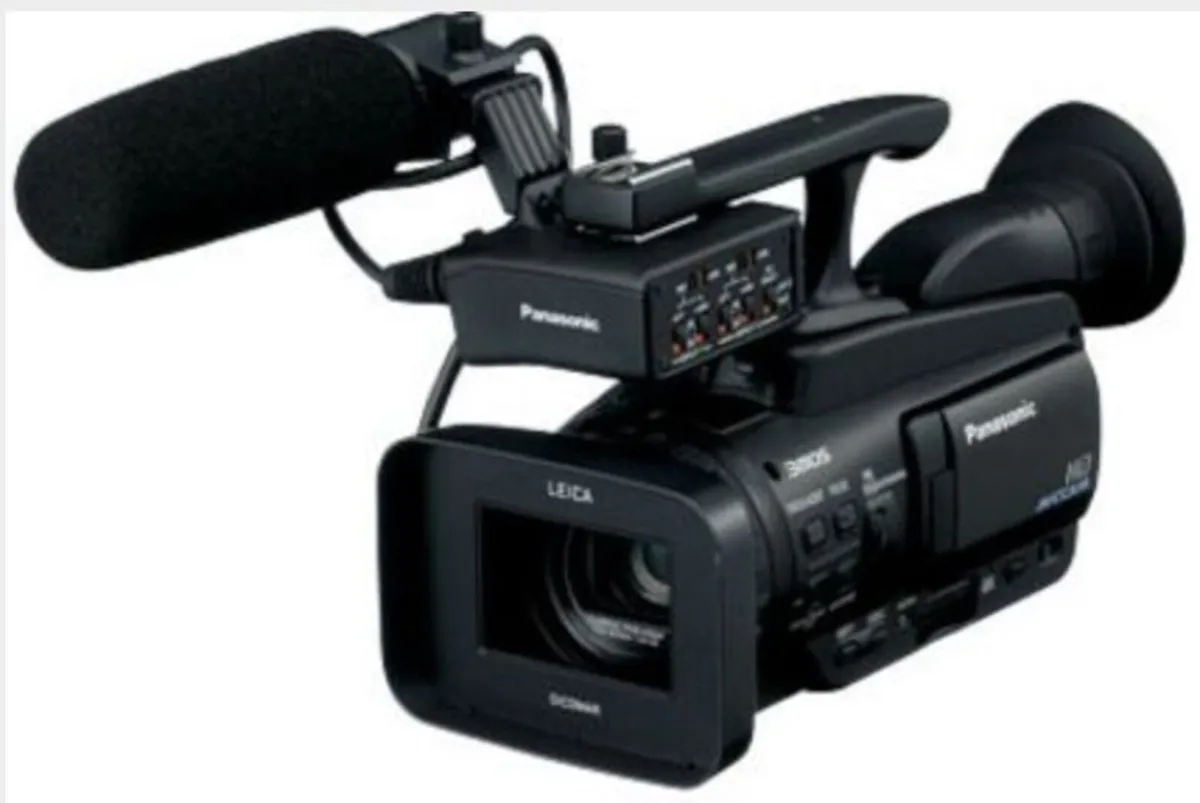 Panasonic AG-HMC41E + full setup - Image 1