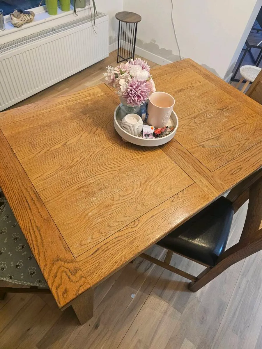 Kitchen table & chairs - Image 2