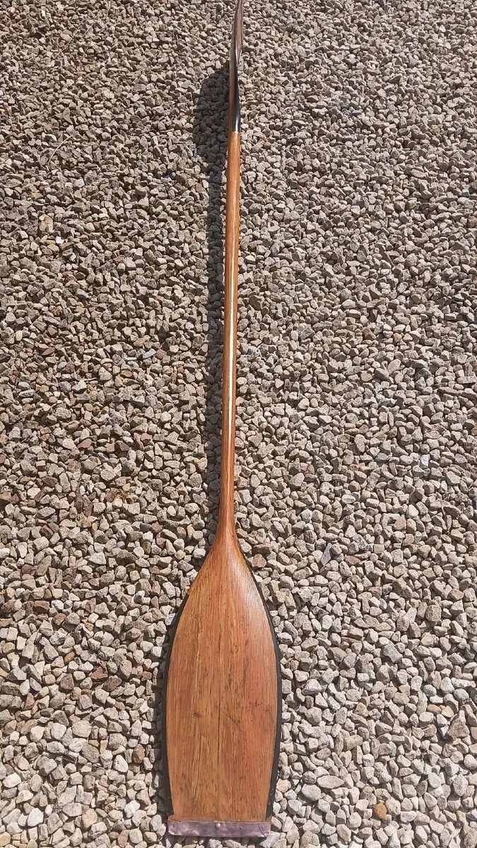 Vintage Kayak Paddle - Image 1