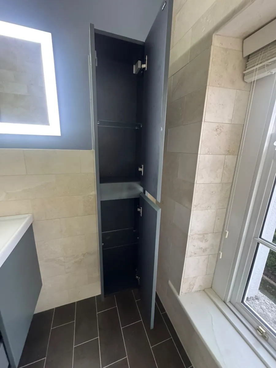 SONAS Vanity + Tall Unit - Image 4