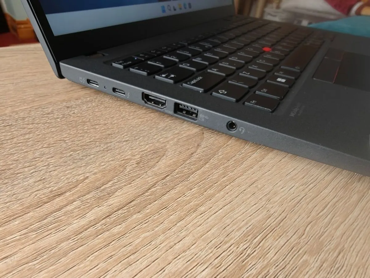 Lenovo ThinkPad T14s Laptop | 12th gen i5 | 16GB | - Image 3