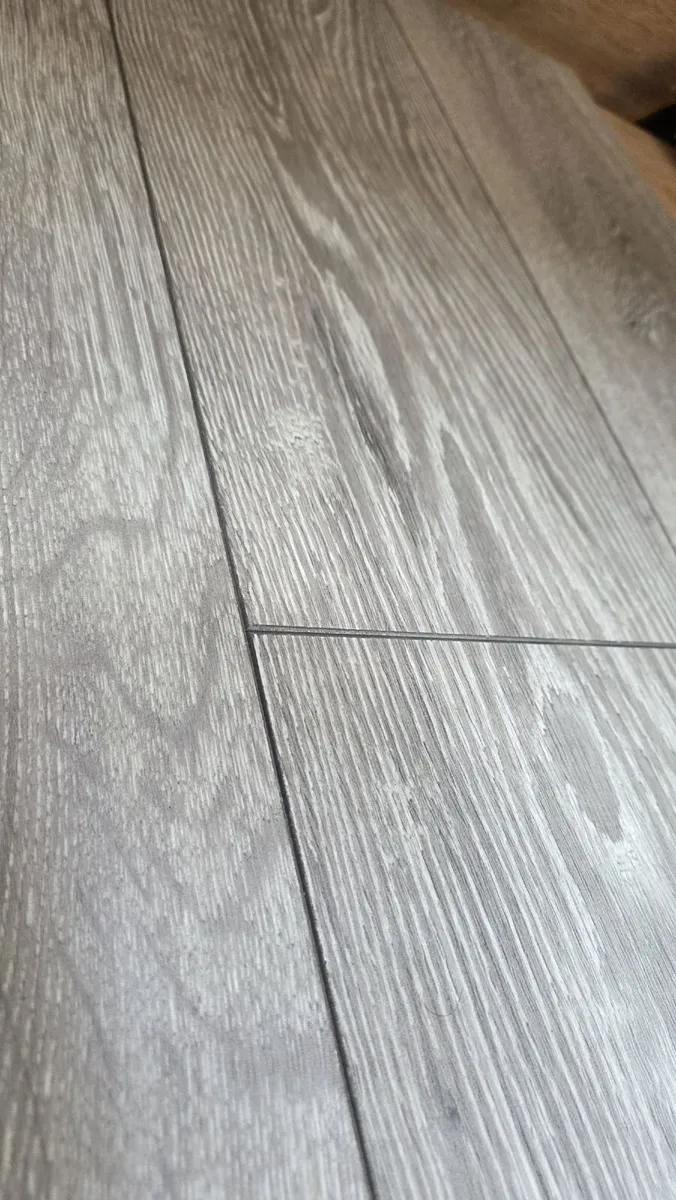 Furlong Hydro 12mm Laminate - Image 3