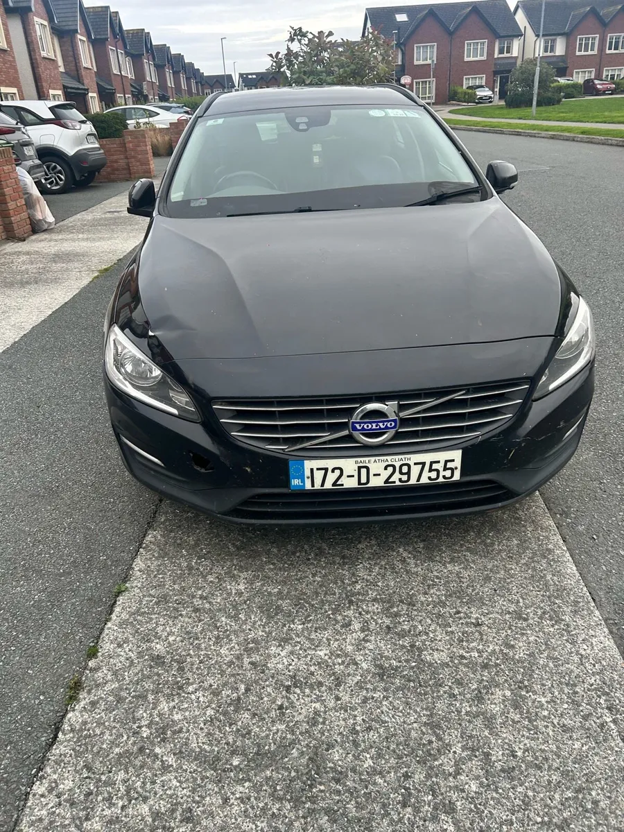 Volvo v60 2017 Automatic - Image 1