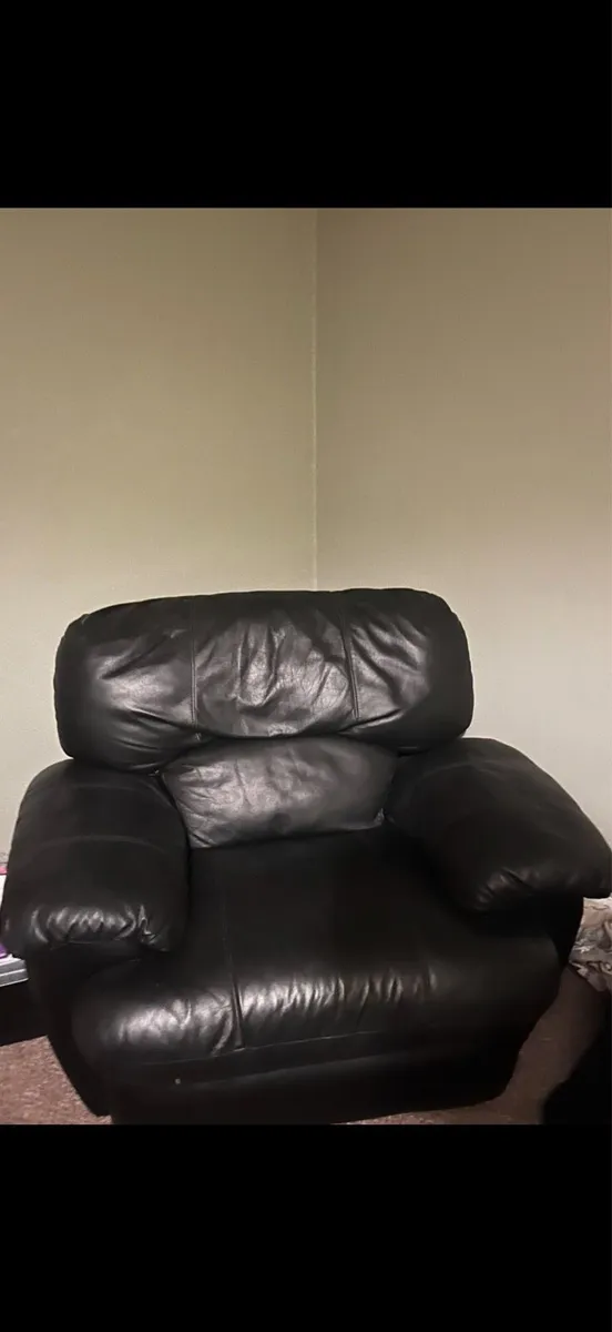 Couch and armchairs - Image 2