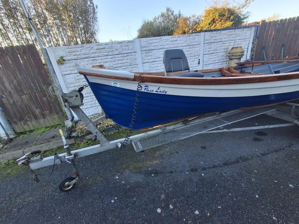 Lake boat - Image 3