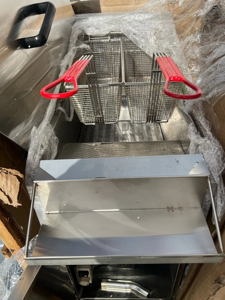 brand new gas fryer - Image 2