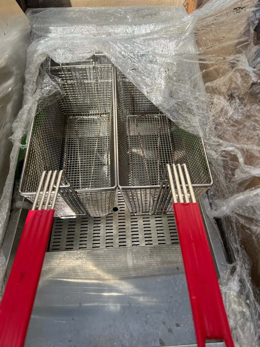 brand new gas fryer - Image 3