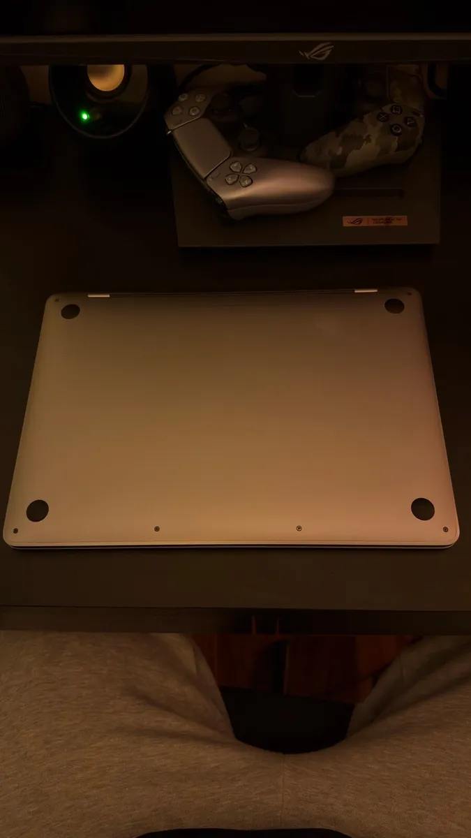 MacBook Pro 2022 13” 8GB RAM/256GB SSD - Image 2