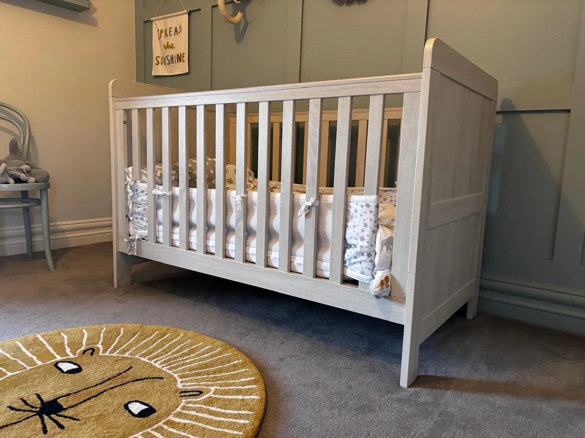 Mamas & Papas Atlas Cot Bed & Purezees Mattress - Image 1