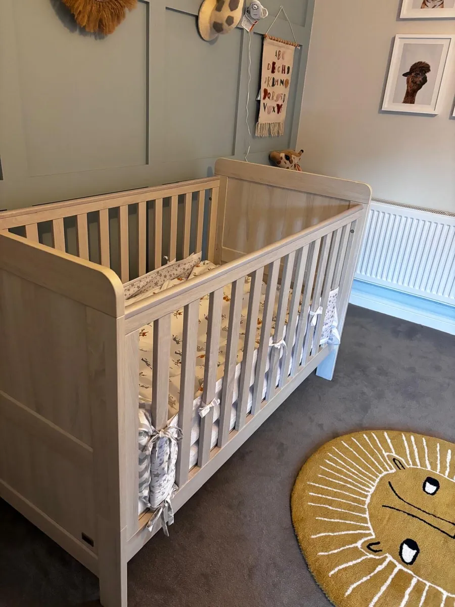 Mamas & Papas Atlas Cot Bed & Purezees Mattress - Image 2