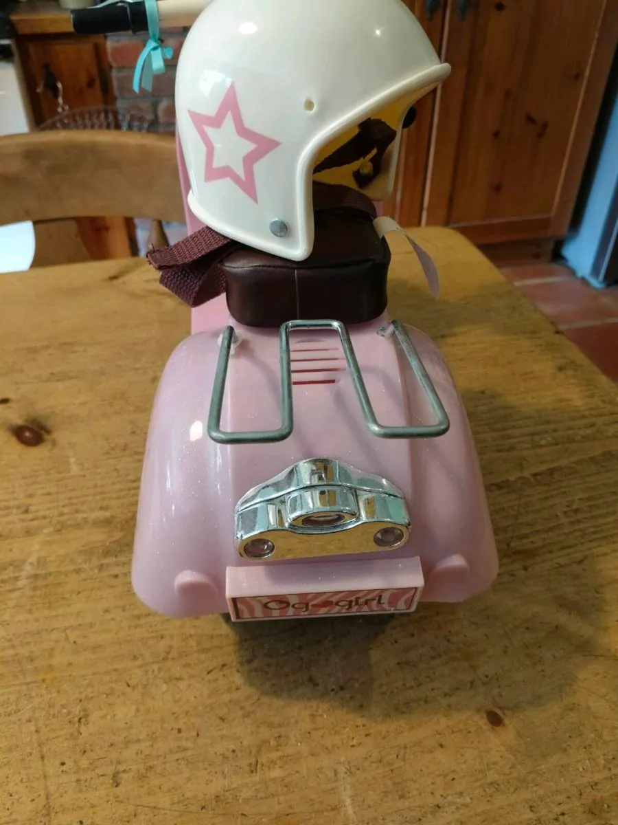 Our Generation 3 wheel scooter with helmet. Like n - Image 3