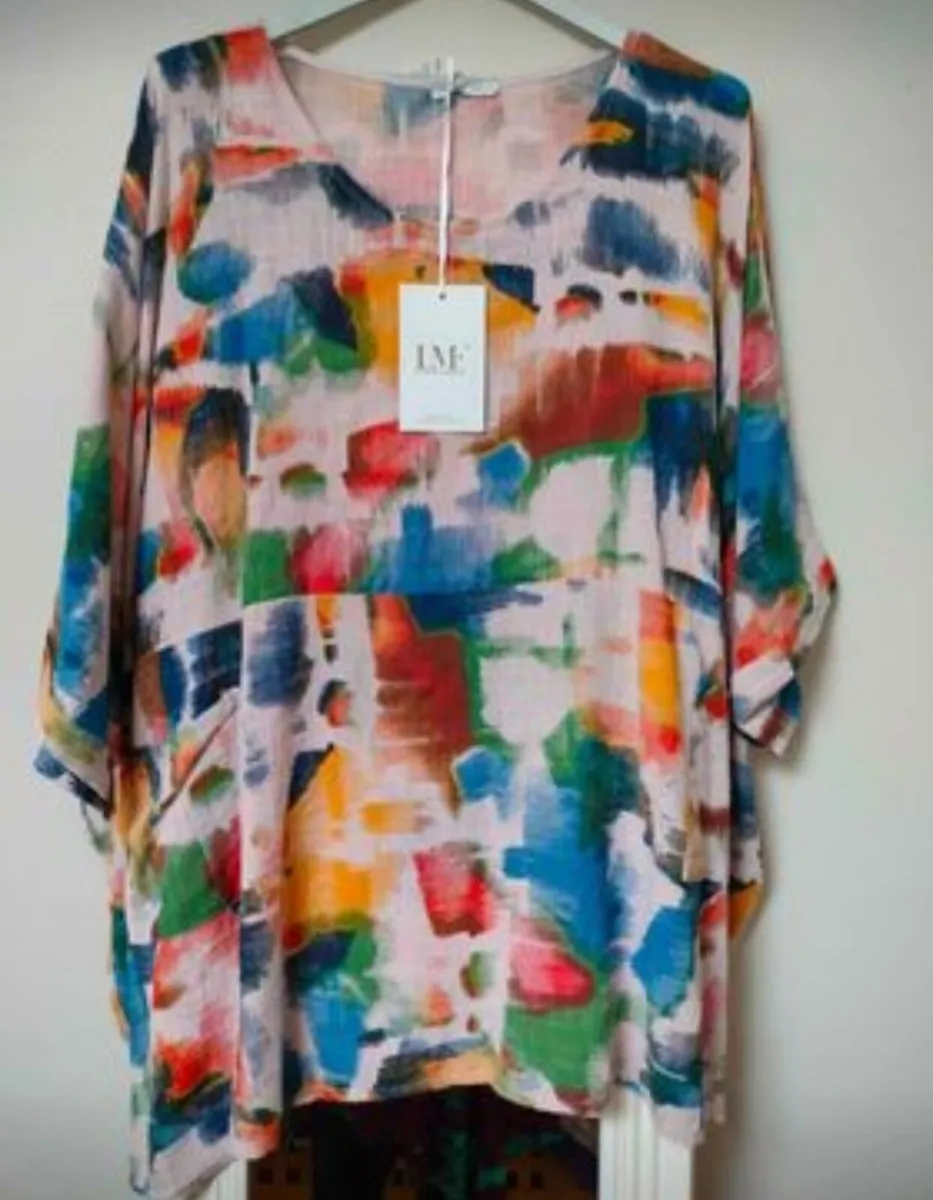 Made in Italy 100% cotton Top. new with tags. Two - Image 1