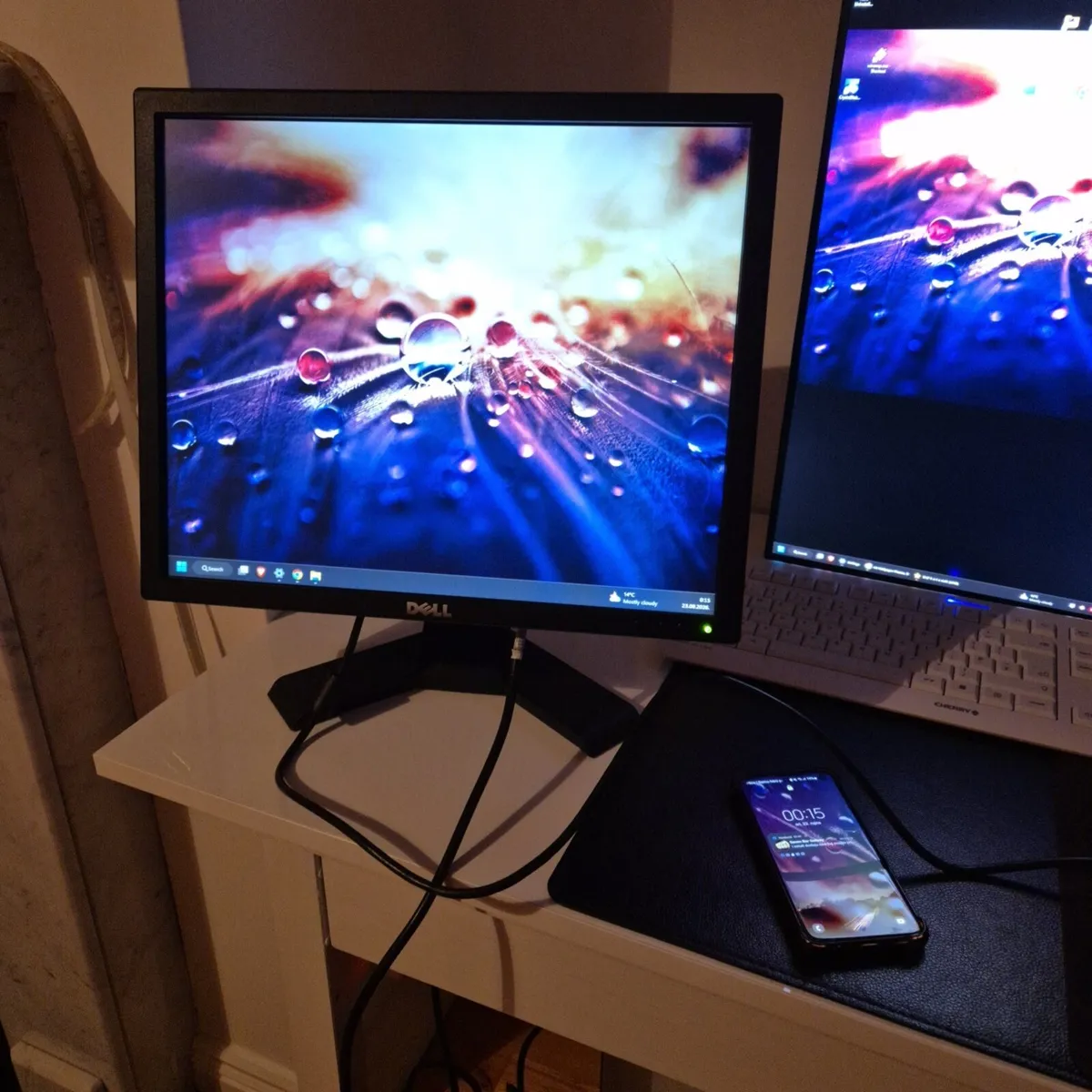 19" Dell monitor for desktop PC - Image 1