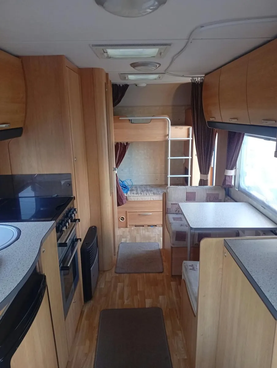 6/7 berth with motor movers & air awning - Image 3