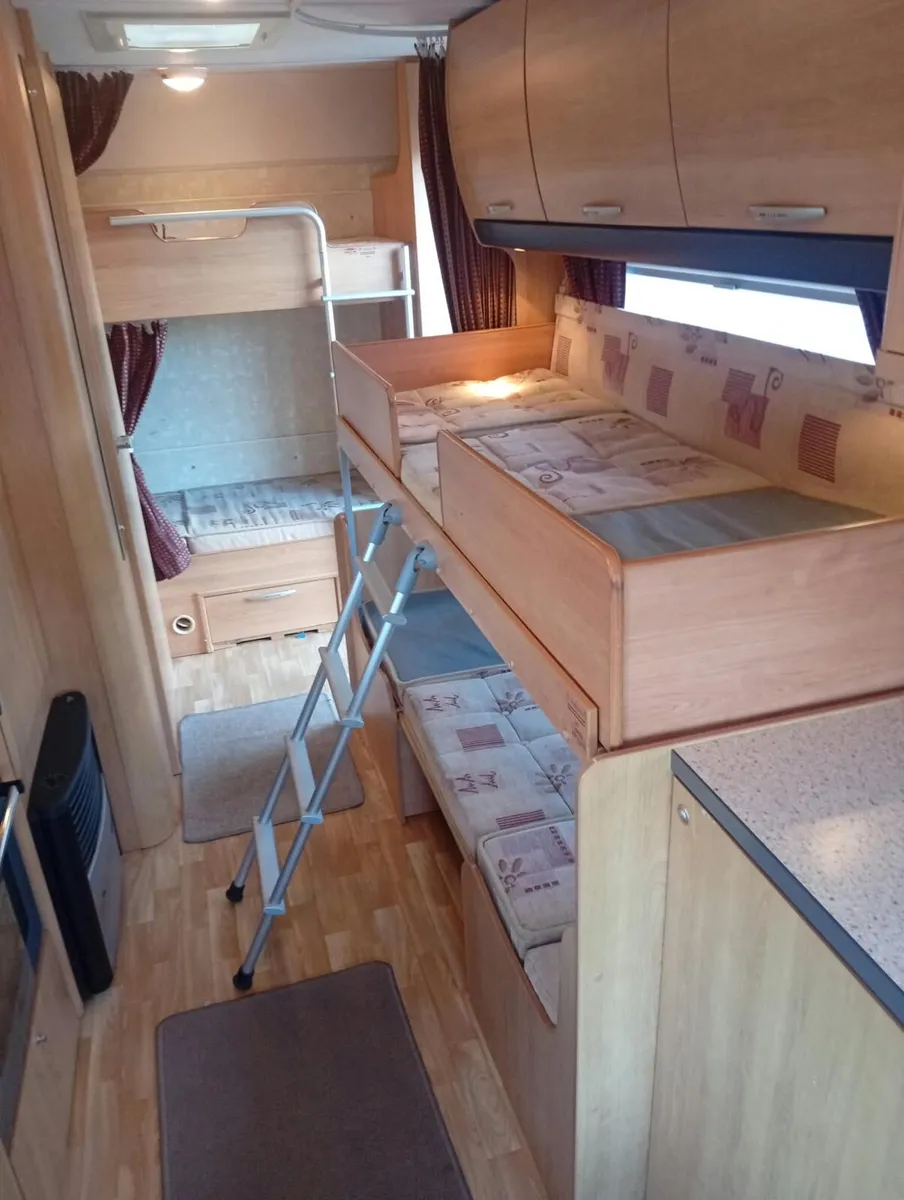 6/7 berth with motor movers & air awning - Image 1