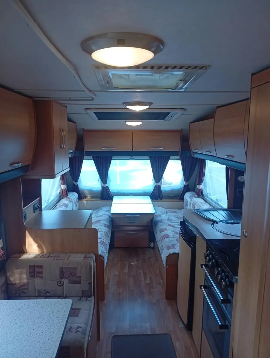 6/7 berth with motor movers & air awning - Image 4