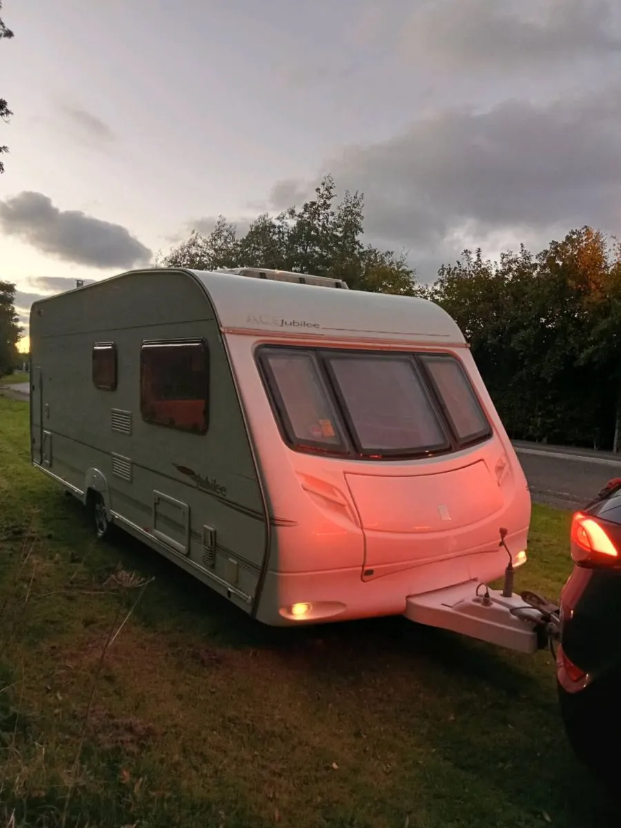 6/7 berth with motor movers & air awning - Image 1