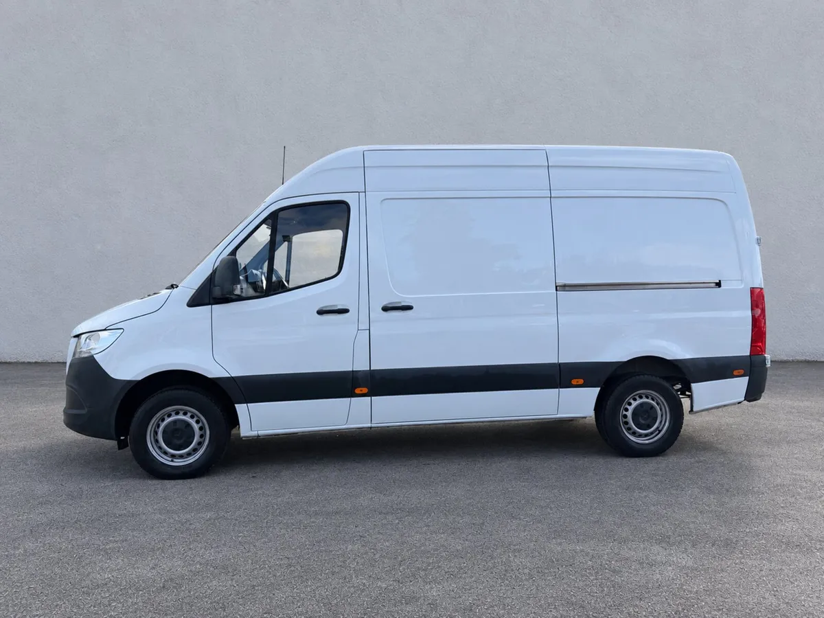 Mercedes-Benz Sprinter 2022 - Image 4