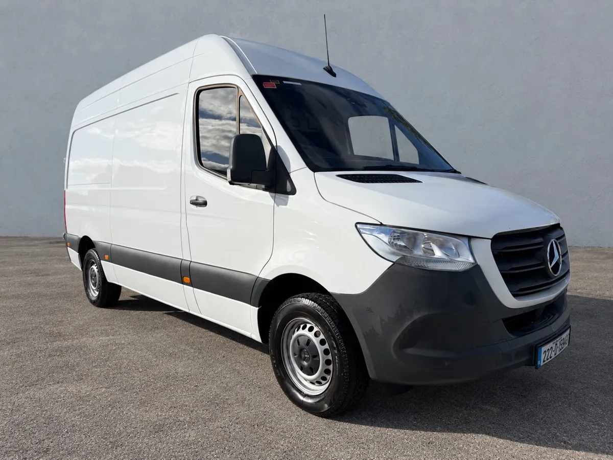 Mercedes-Benz Sprinter 2022 - Image 2