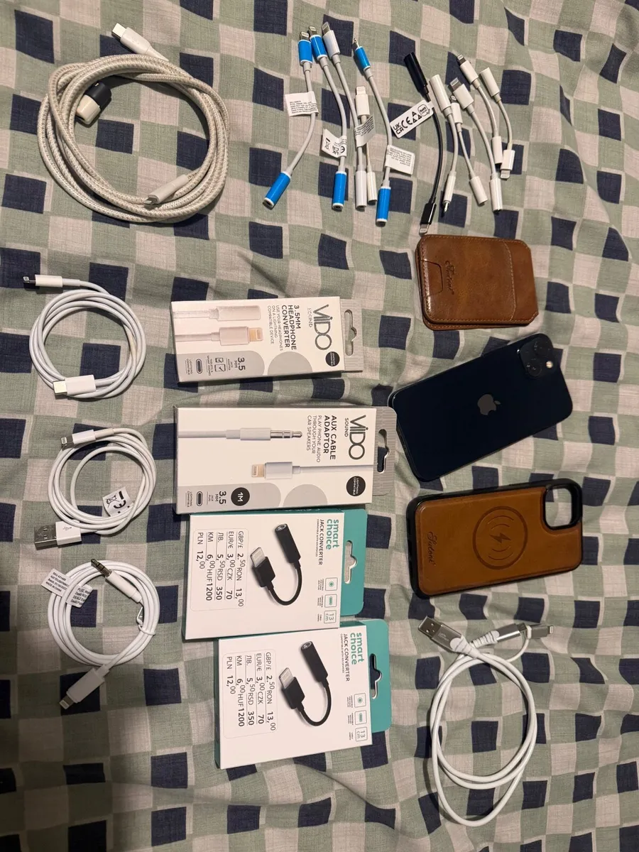 iPhone 13 - Image 1