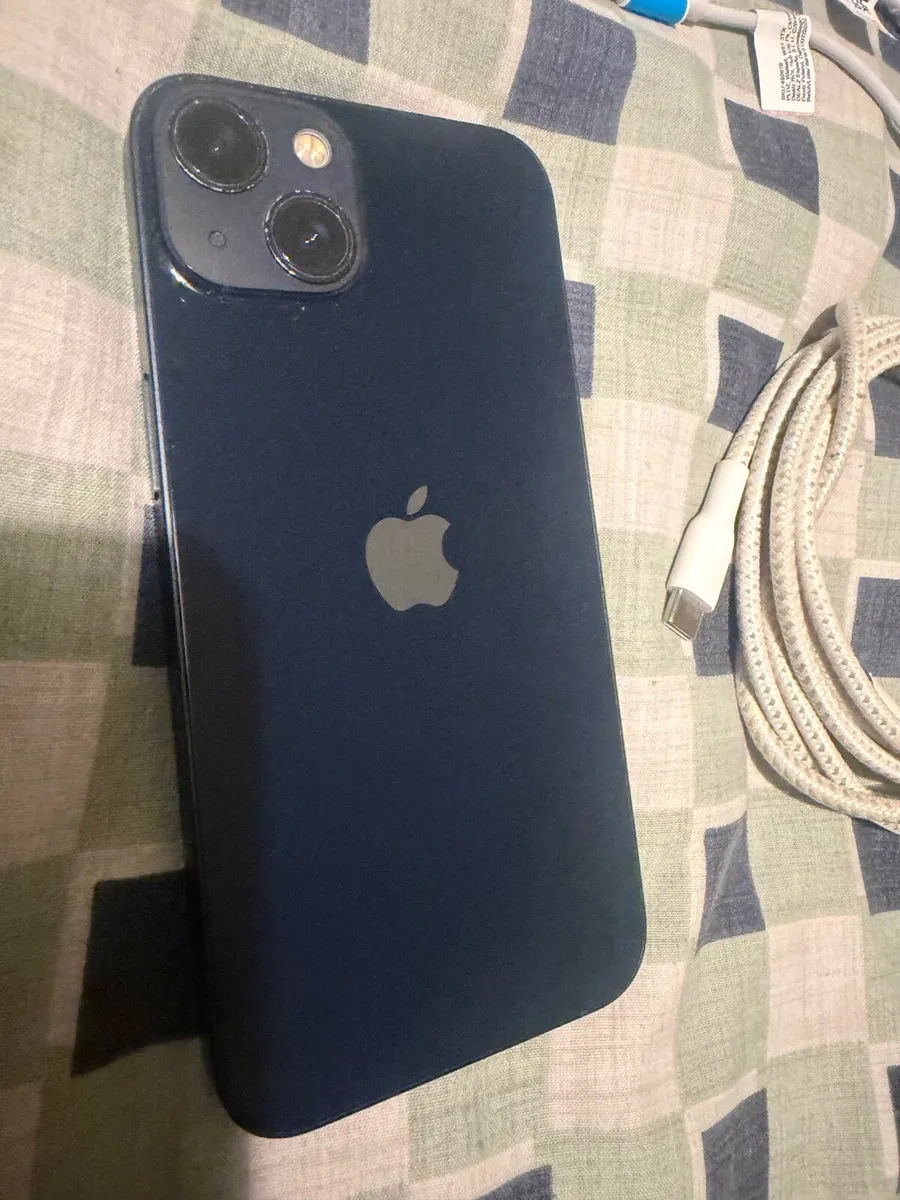 iPhone 13 - Image 2