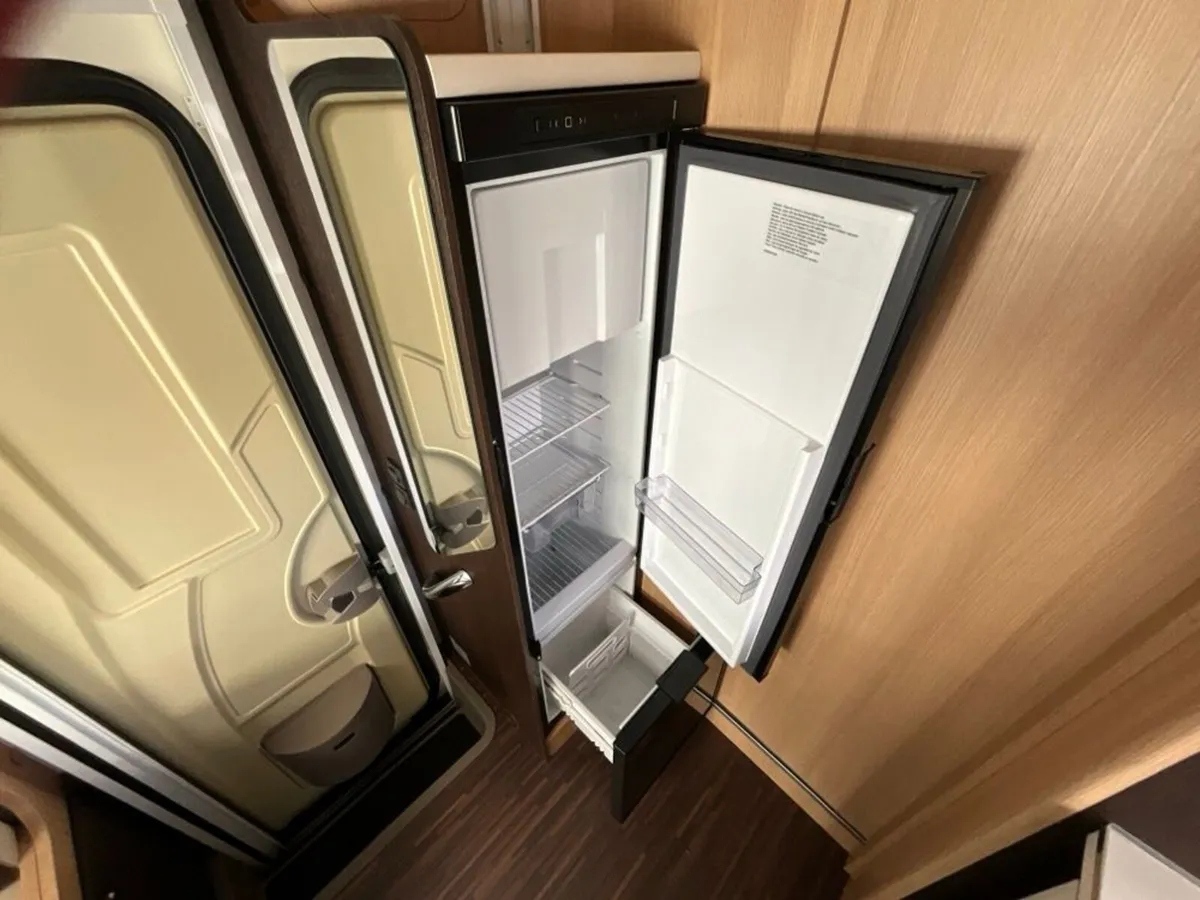 🚐 2022 McLouis Discovery 281 — Island Bed — €5995 - Image 2