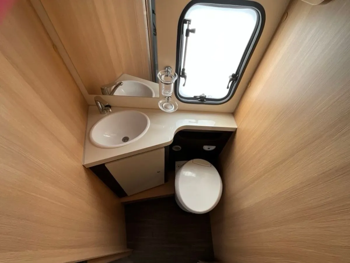 🚐 2022 McLouis Discovery 281 — Island Bed — €5995 - Image 3
