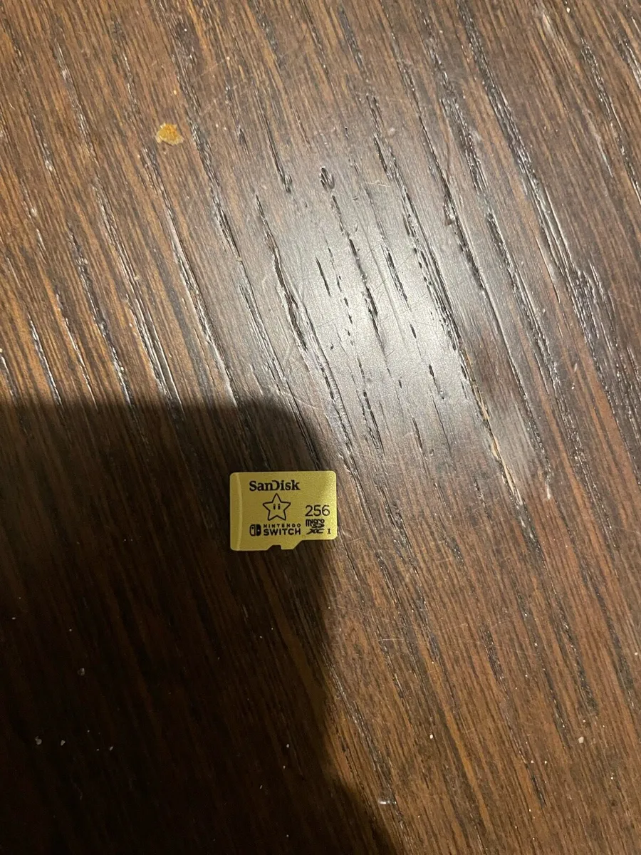 Nintendo Switch 32GB - Image 1