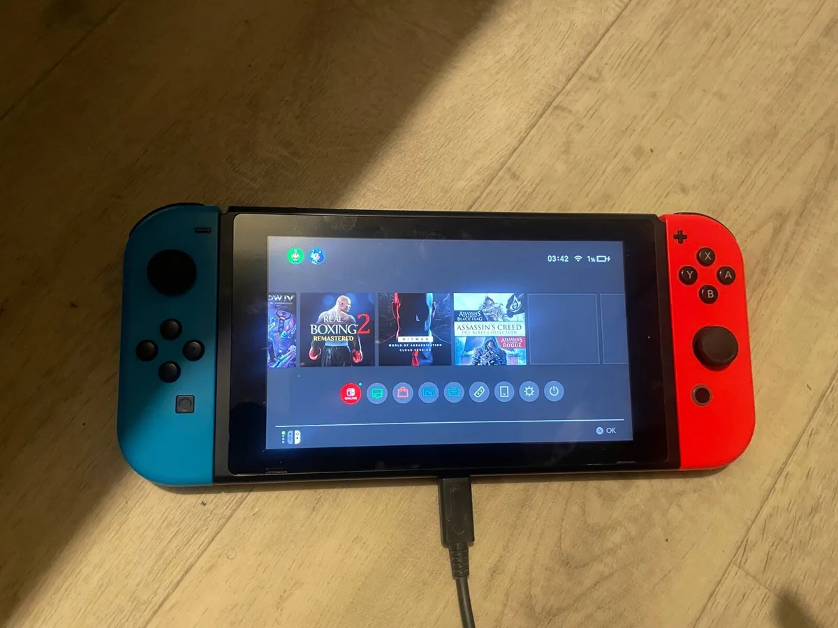 Nintendo Switch 32GB - Image 2