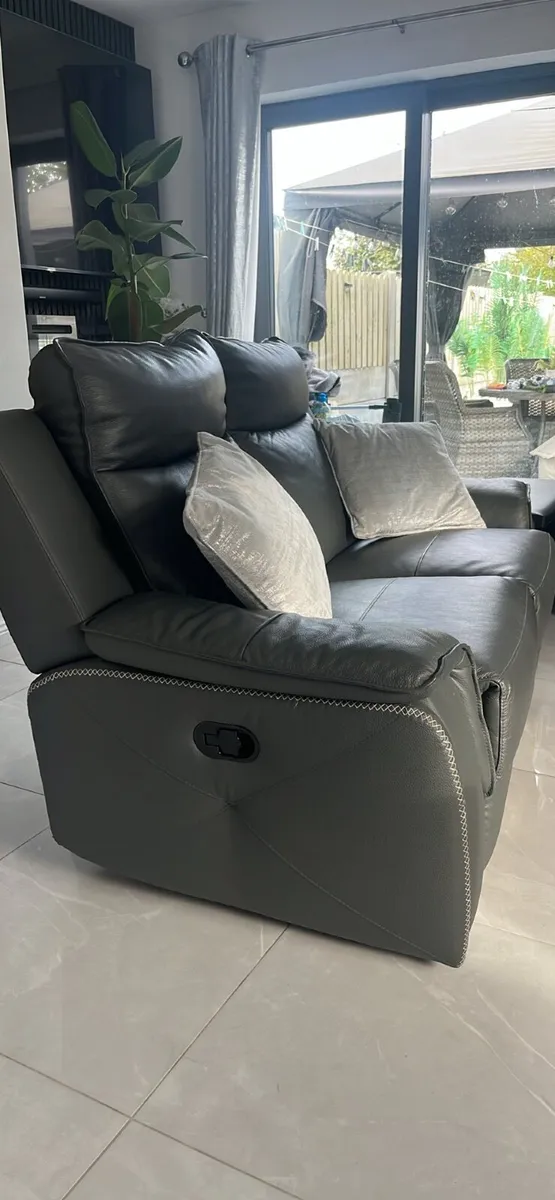 Couch - Image 3