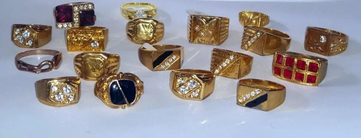 18 Assorted 18KP Gentlemans Rings - Image 4