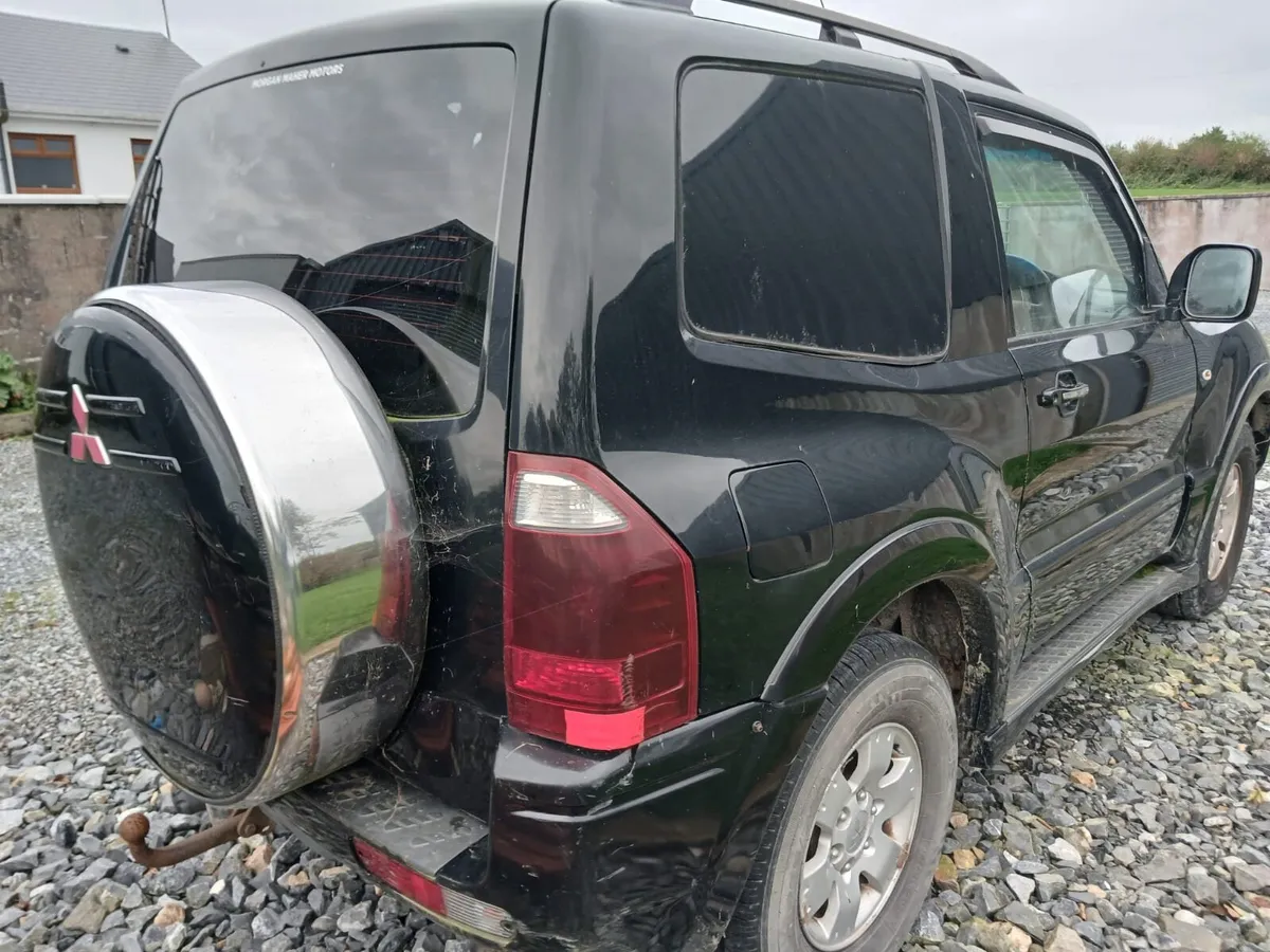 Mitsubishi pajero - Image 3
