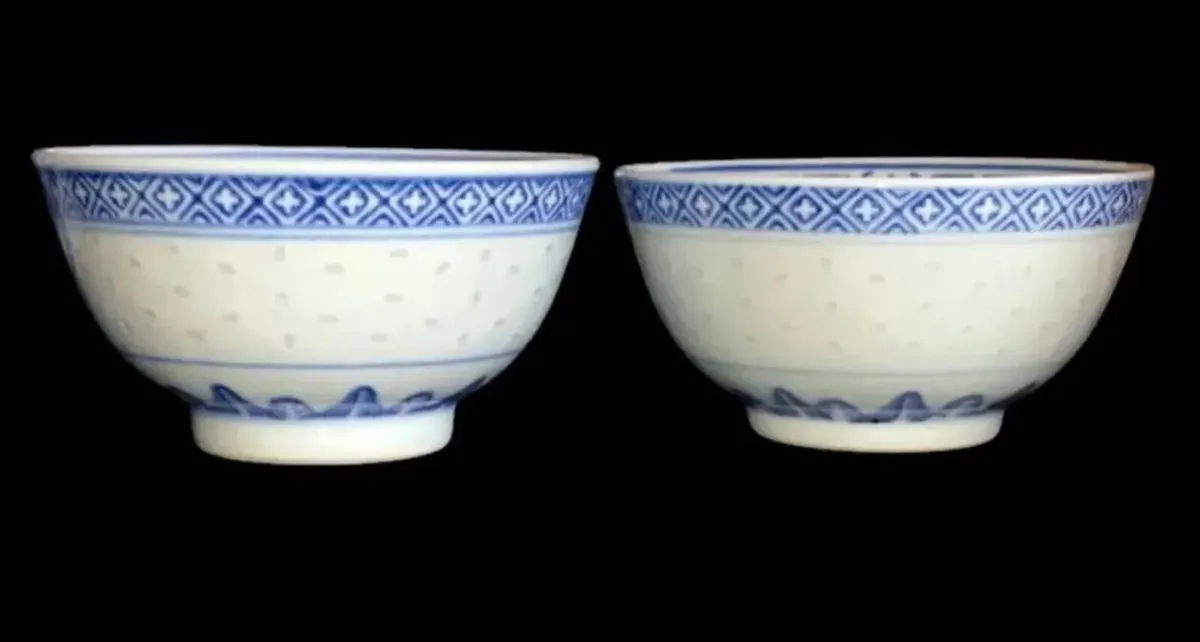Vintage Chinese Jingdezhen Rice Grain Bowls (Pair) - Image 2