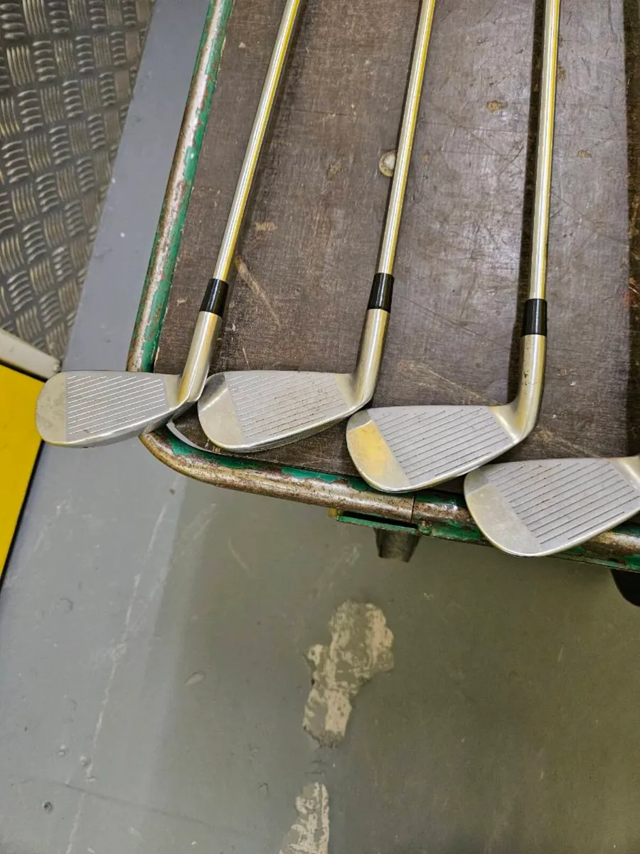 Vega vc 03  irons 4-pw + 2 wedges - Image 4
