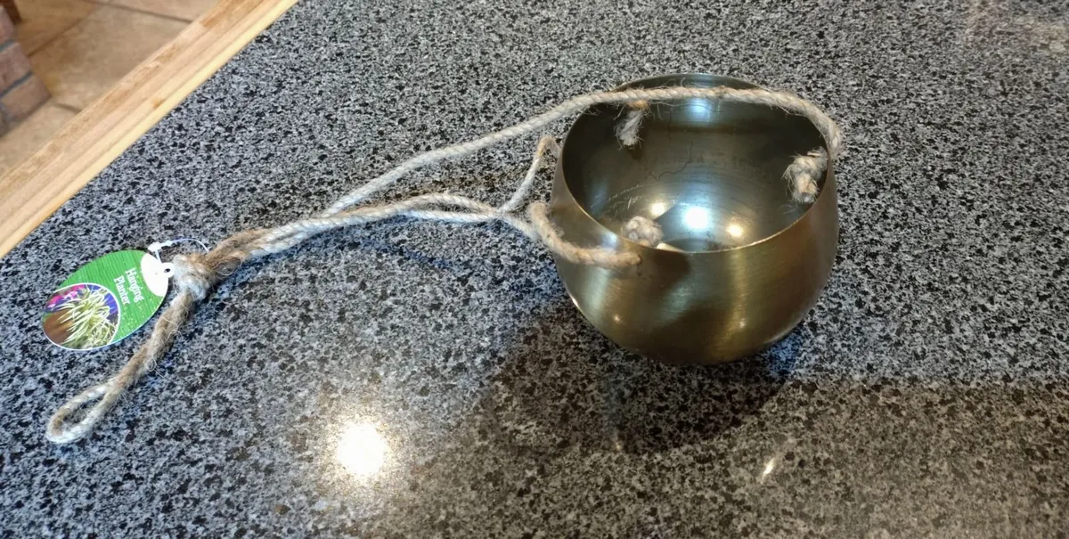 Hanging Plant Pot (new). - Image 1