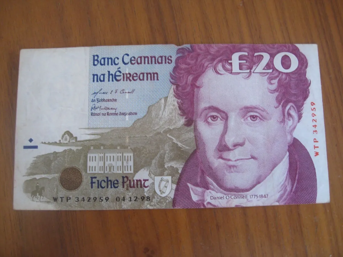 20 Pound C Series Notes - 35 Euros Each - Image 3