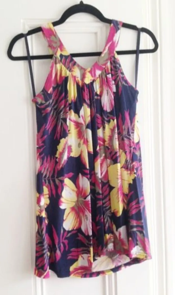 Dress, Jeans & 3 Tops Bundle (5 Pieces) - Image 4