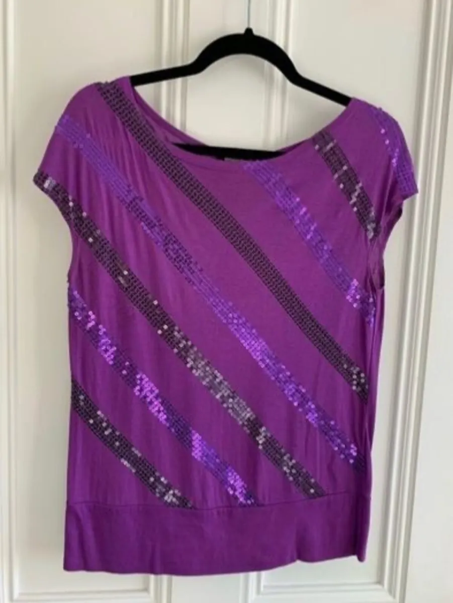 Ladies Purple Sequin Top: Size 8  Good condition - Image 2