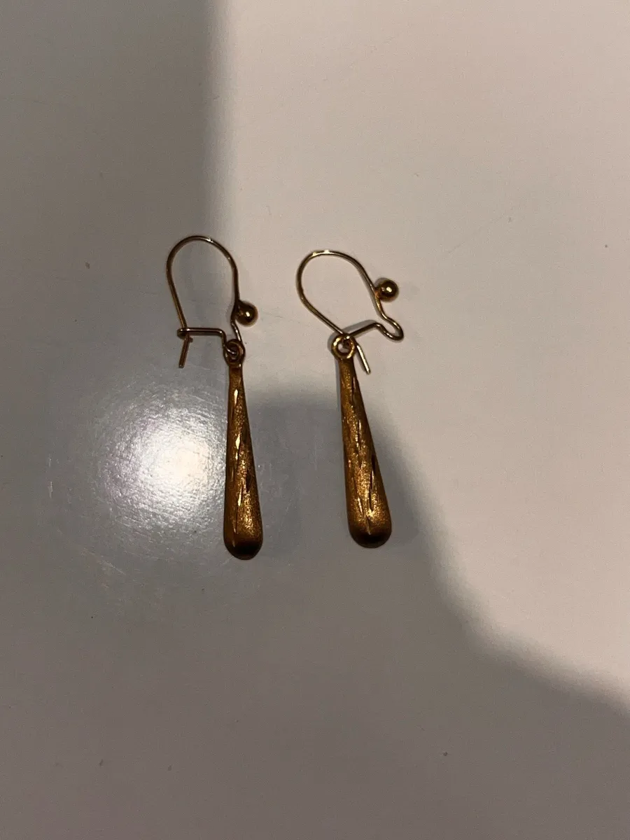 9k gold earrings - Image 1