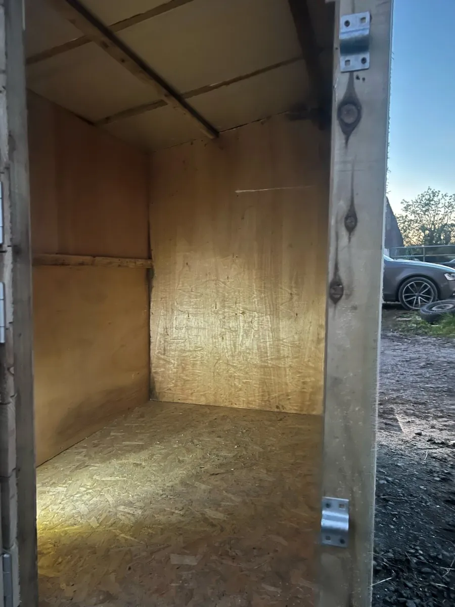 Dog kennel/Shed - Image 4