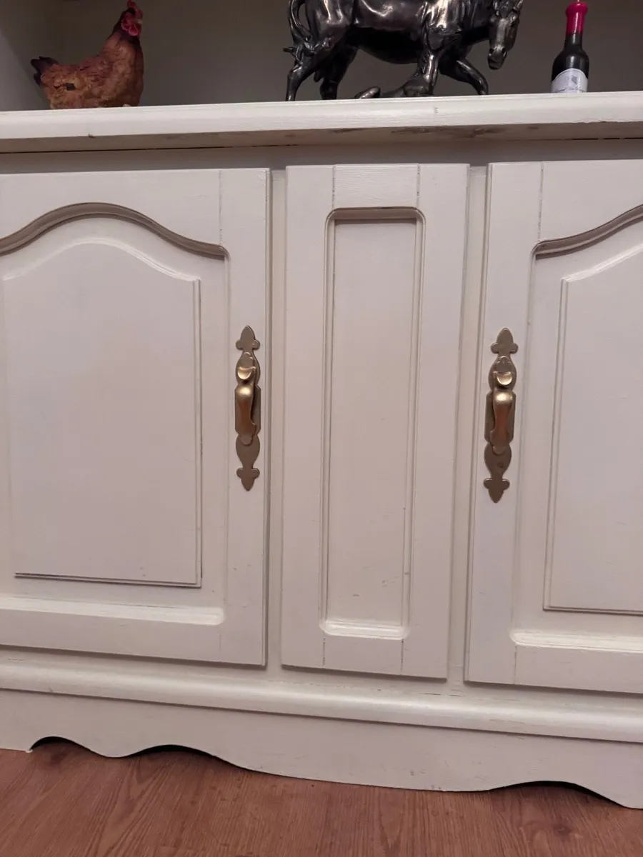 Dresser - Image 3