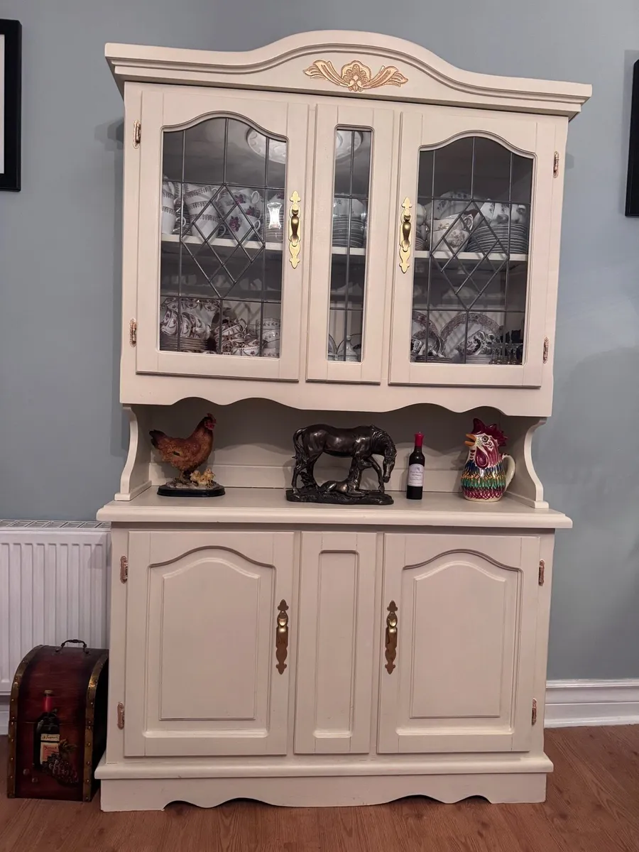 Dresser - Image 1