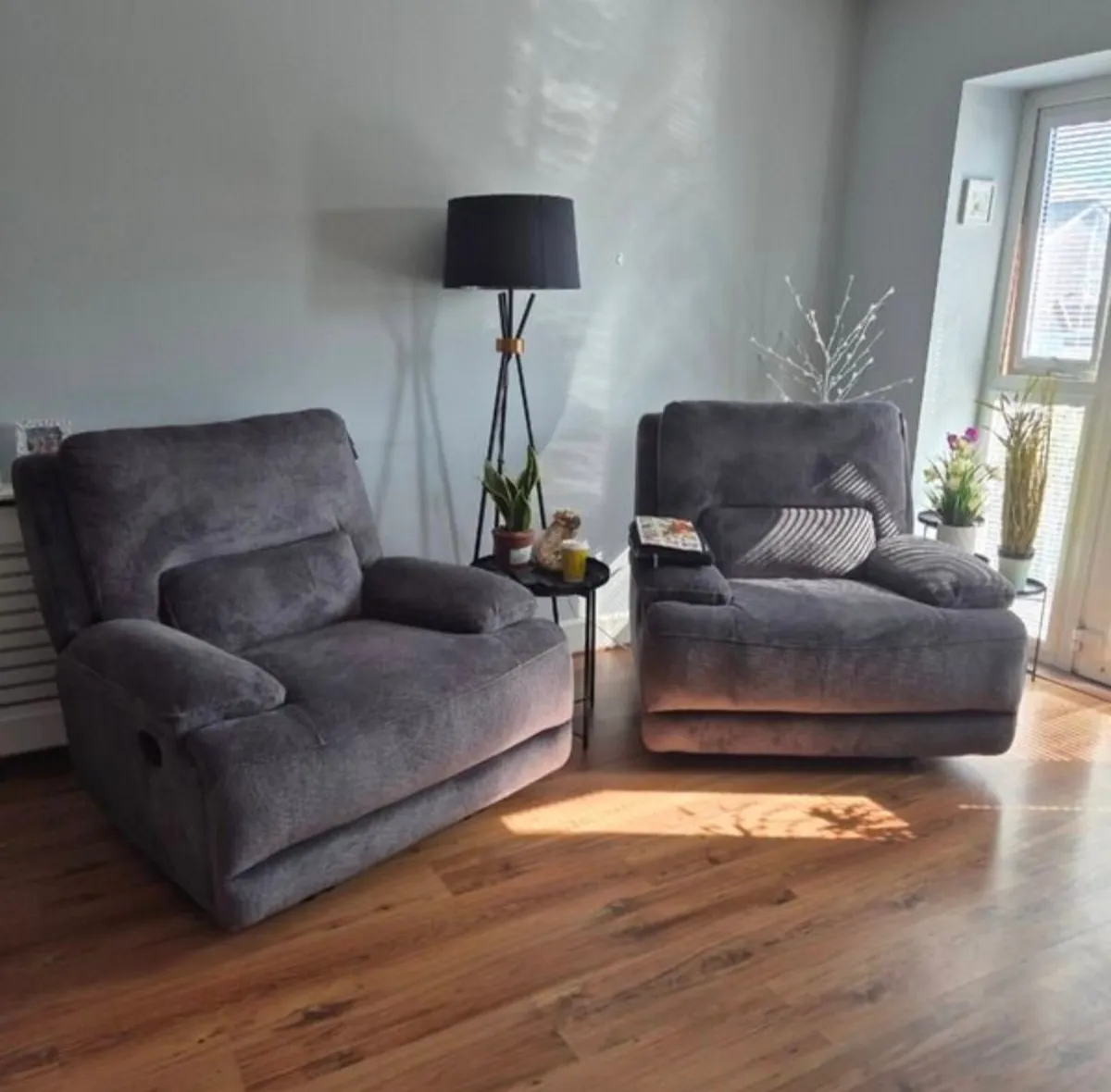 Recliner Armchairs - Image 1