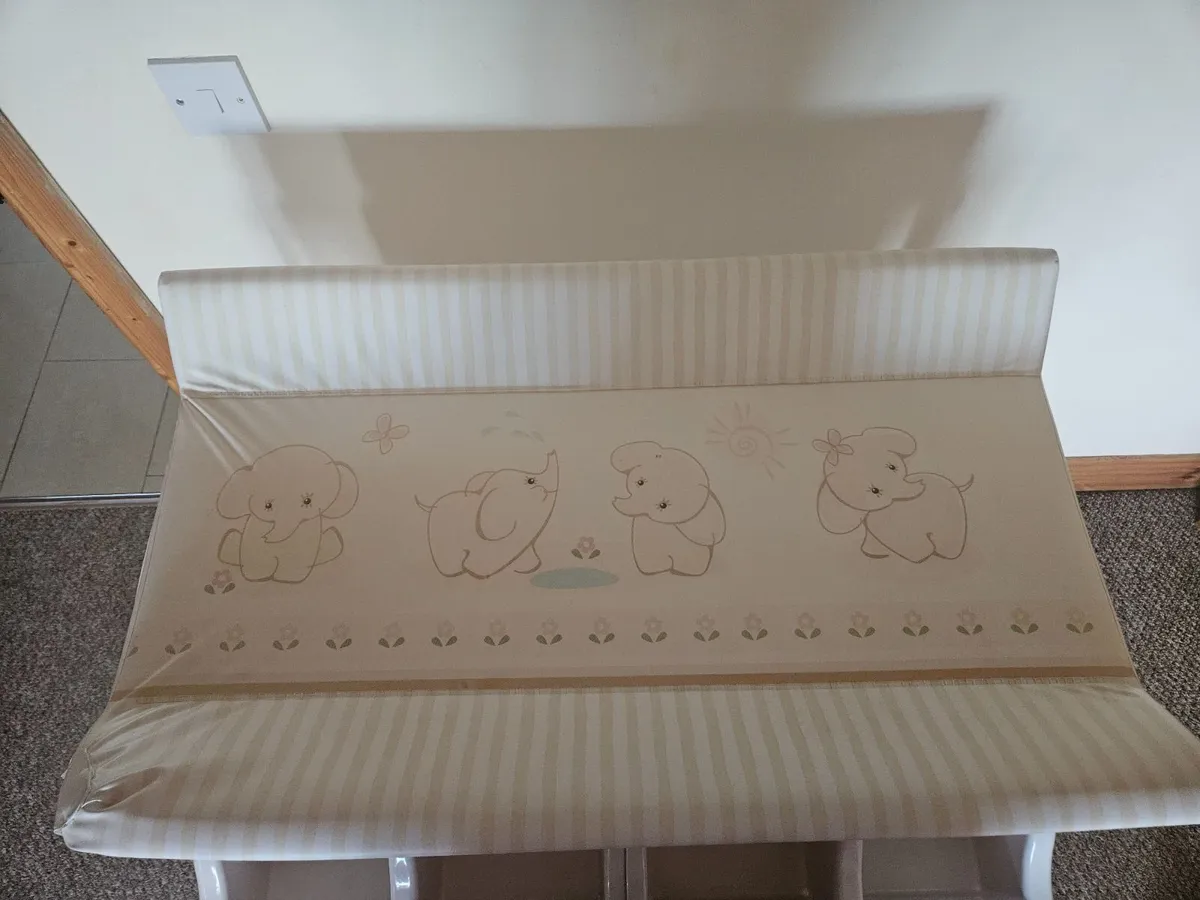 Baby changing unit - Image 3